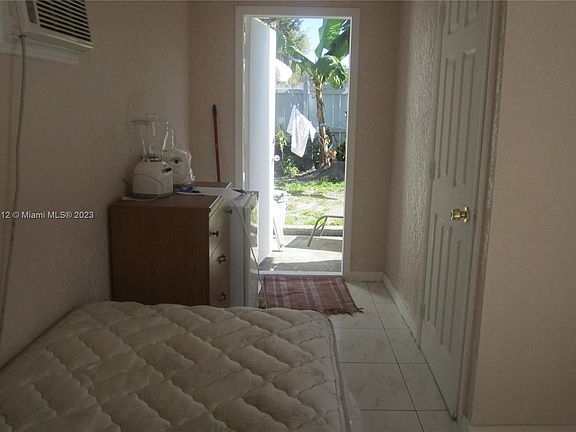 3rd image of 2447 Scott St #1