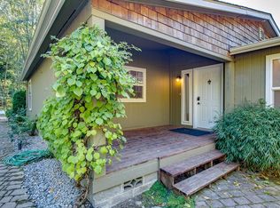 11585 Berry Patch Ln NE, Bainbridge Island, WA 98110