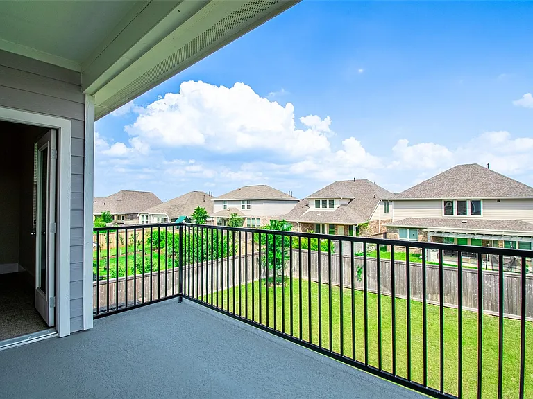 19015 Yellowstone Landing Ct — Photo 46