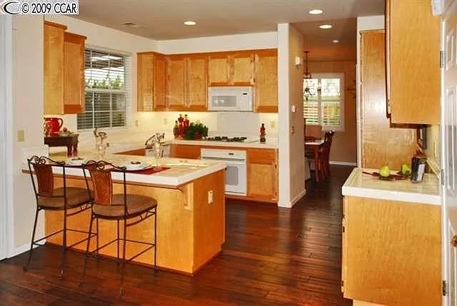 2607 Photinia Ct — Photo 2