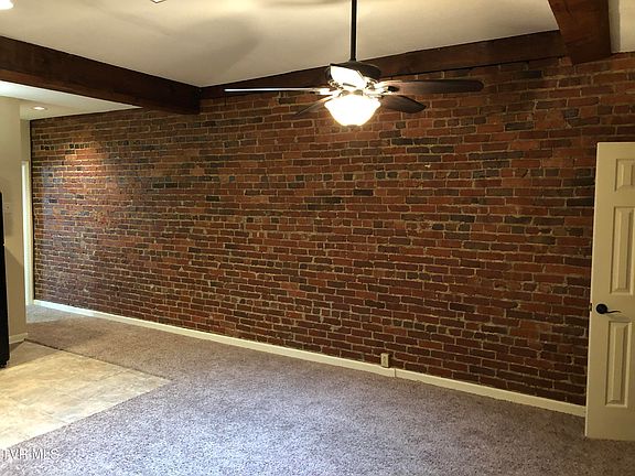 4th image of 555 E Main St APT 204