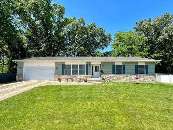 2100 Saffron St, Portage, IN 46368
