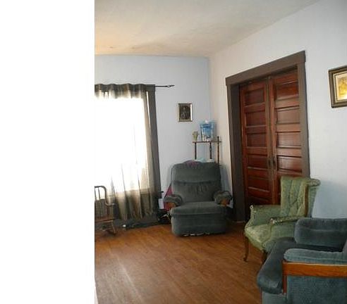 5th image of 1110 Woodland St NE