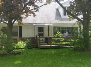 4370 S 37th St, Greenfield, WI 53221