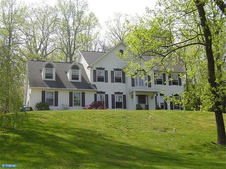 1st image of 130 Fox Hill Dr