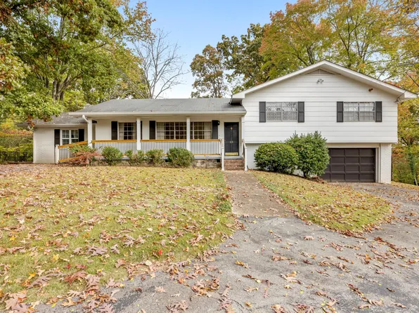 25 Holiday Ln, Chattanooga, TN 37415