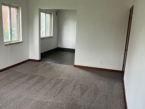 4th image of 1046 W Dorothy Ln APT 4
