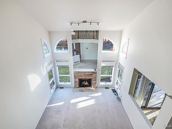 5th image of 10156 Aberdeen Dr