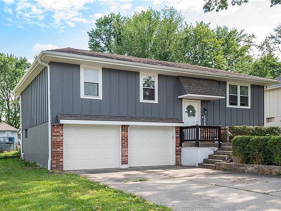 2nd image of 1219 NW Golfview Dr