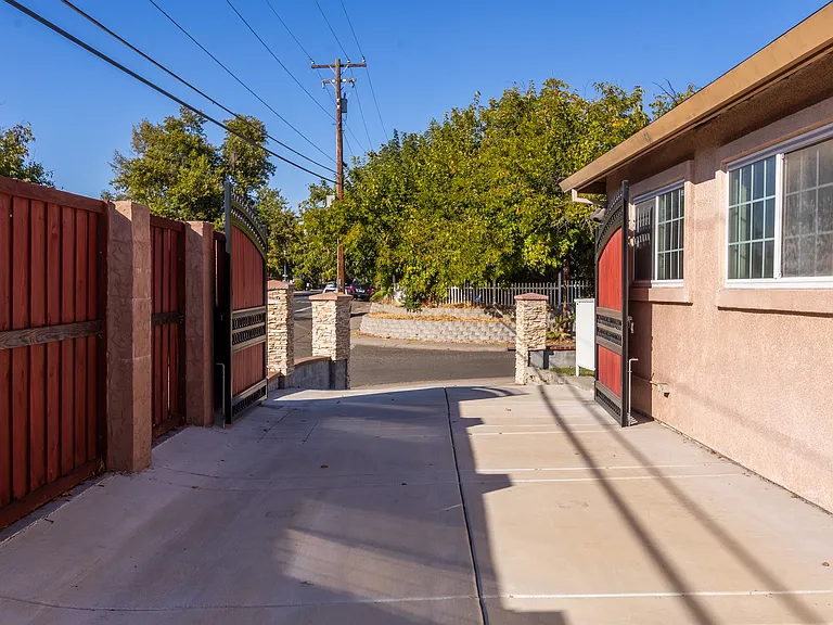 5500 Sunset Oak Ct — Photo 7