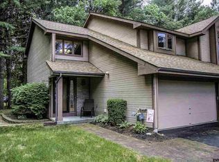 4002 Georgetown Sq, Schenectady, NY 12303