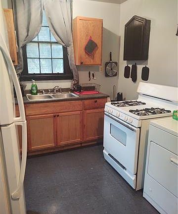 5th image of 1410 Saint Franklin Ave