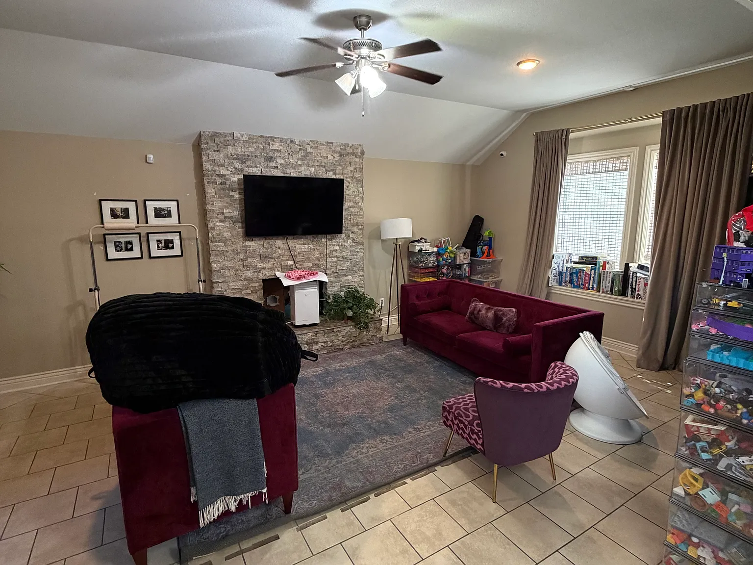 3 bed, 2339 sqft, $2,700 — Photo 3
