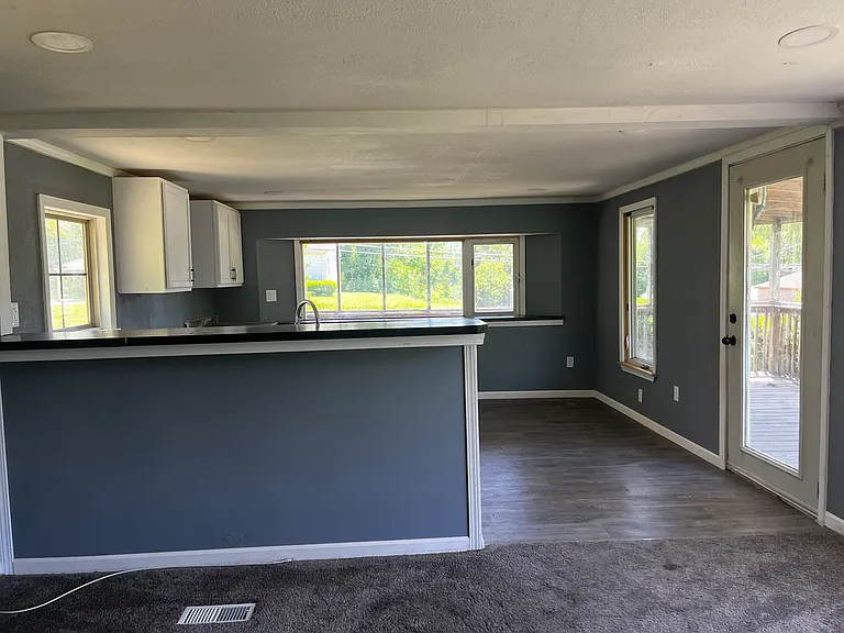 322 Highland Ave — Photo 3