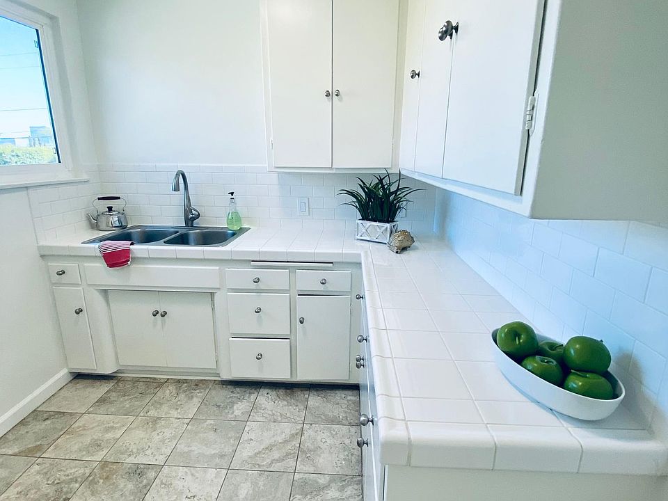 Kitchen with Plenty of countertop space