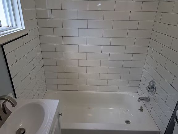 4th image of 250 Litchfield St #A