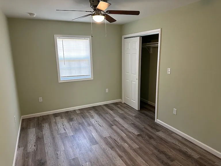 114 N Camden Ave — Photo 14