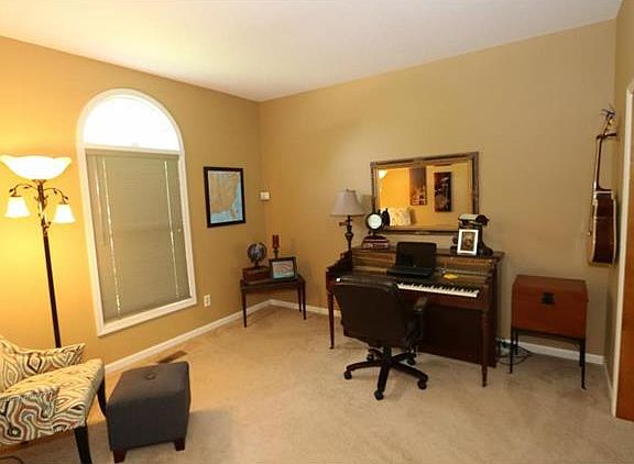 4th image of 2217 NW Summerfield Dr
