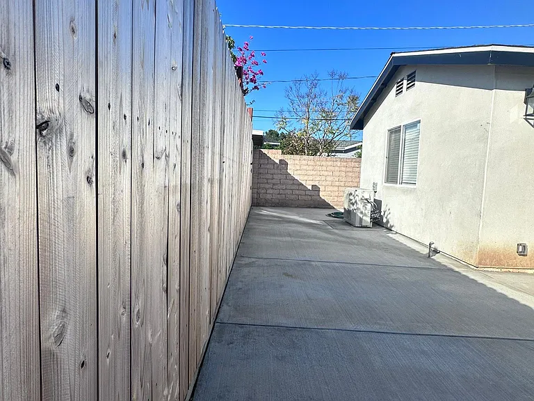14768 San Fernando Mission Blvd — Photo 12