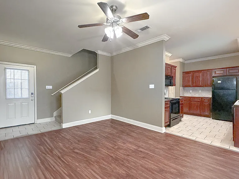 Juban Courts Condos — Photo 9