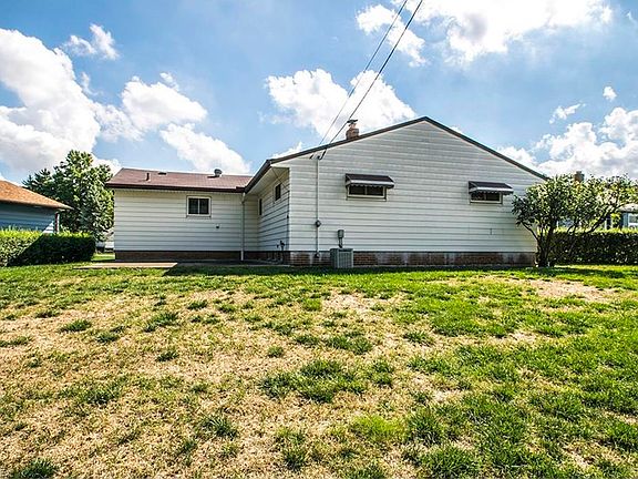 3rd image of 7460 Dawn Haven Dr