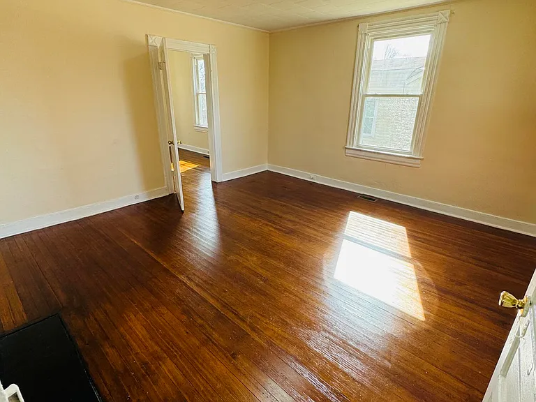 113 Schoolfield Dr — Photo 3