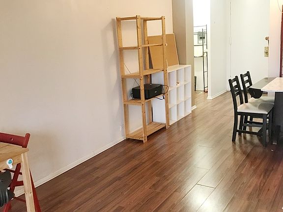 2nd image of 2921 S Michigan Ave APT 205