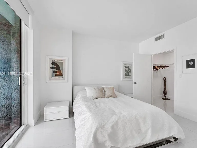 244 Biscayne Blvd #2005 — Photo 34