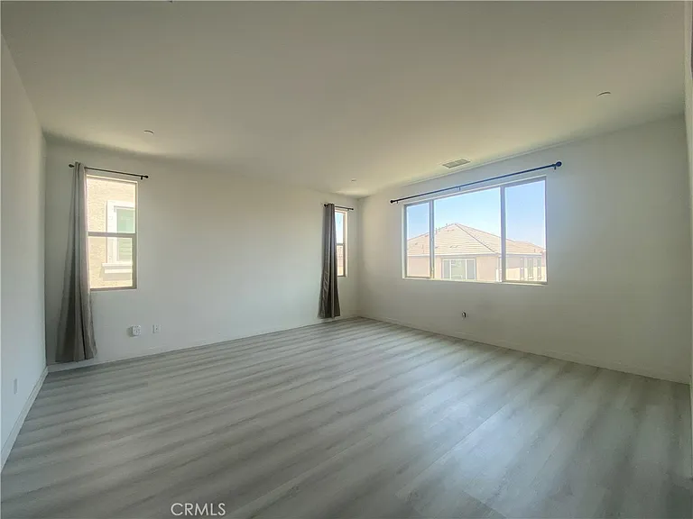 2932 E Silver Sky Dr — Photo 17