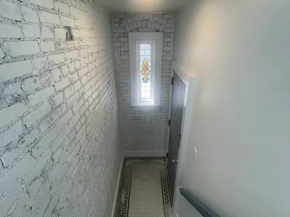 18 Warner Avenue image 12 of 15