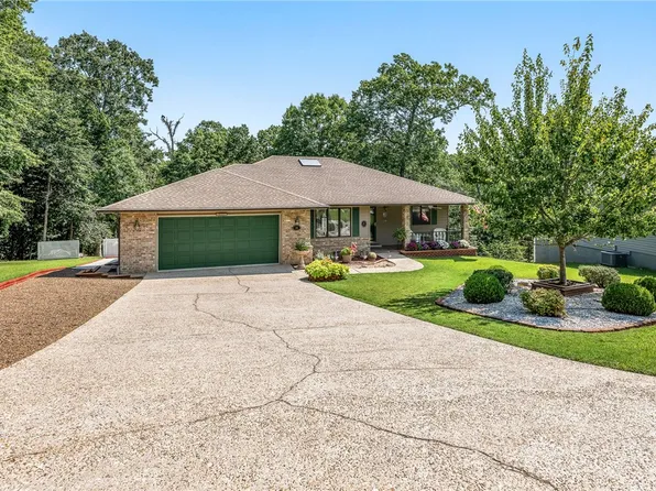 31 Lancaster Dr, Bella Vista, AR 72715