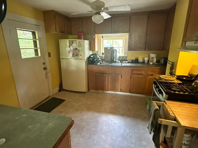 35 Sprinkle St — Photo 3
