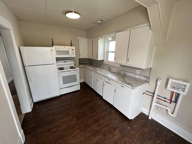 104 S Washington Ave — Photo 12