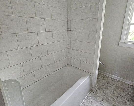 5th image of 819 19th Pl
