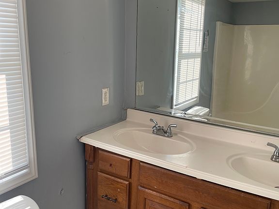 4th image of 530 Queen Ann St #A