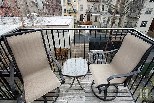 Sold by Halstead Property | media 8