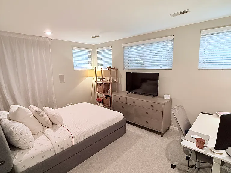 1822 N Sheffield Ave #B1 — Photo 16