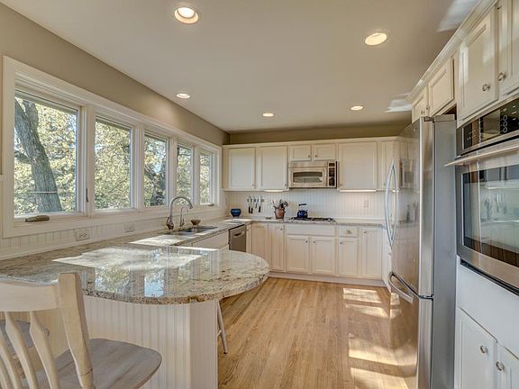 4th image of 15296 Afton Hills Ct S