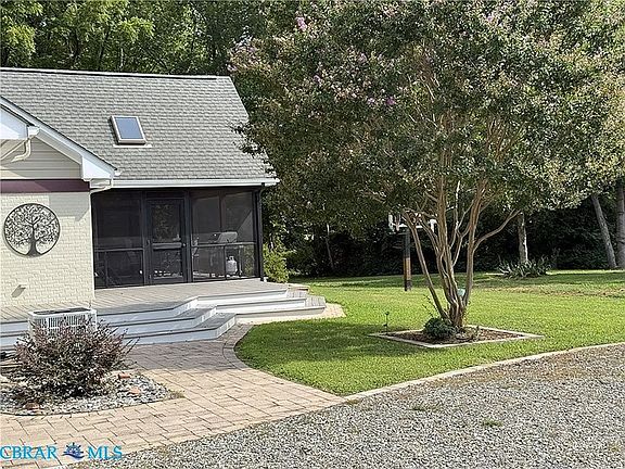 5th image of 261 Tuckahoe Dr