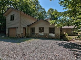 5454 Woodland Ave, Pocono Pines, PA 18350