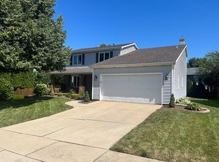 4 Downing Cir, Bloomington, IL 61704