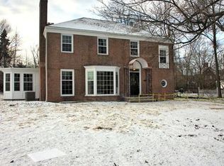 22680 Douglas Rd, Shaker Heights, OH 44122