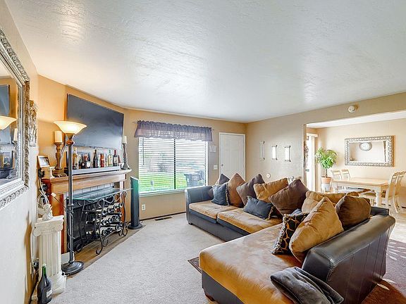 4th image of 253B Green Meadow Dr #B