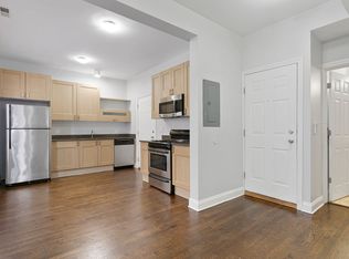 7526 N Seeley Ave APT 303, Chicago, IL 60645
