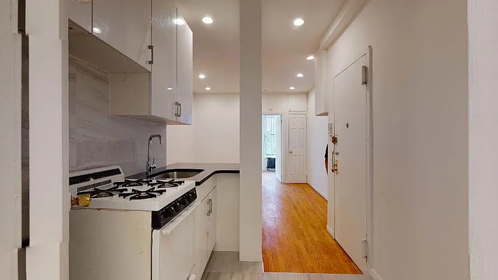 Rented by Bond New York | media 16