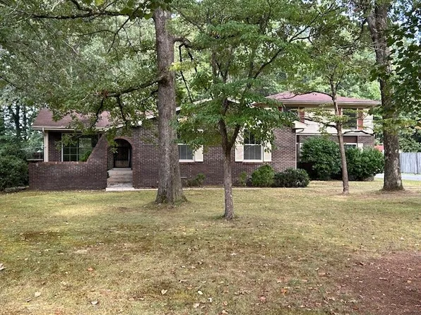 639 Parkway Rd, Tullahoma, TN 37388