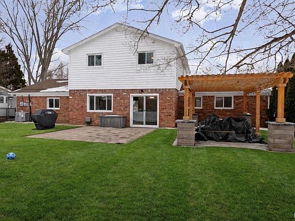 2nd image of 28426 Chatham Rd