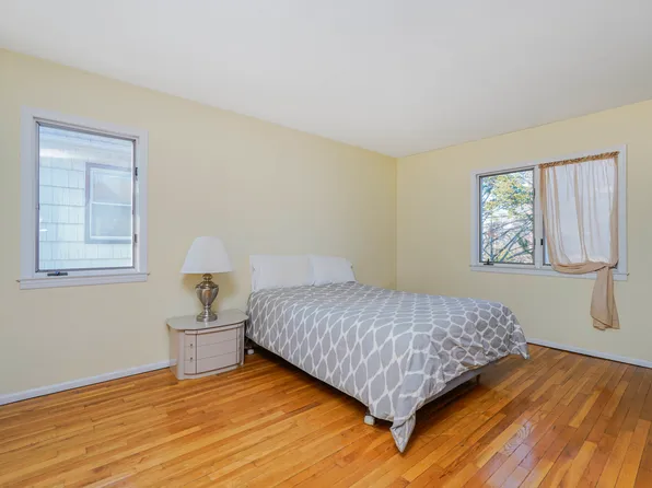 333 Mayfair Drive North image 25 of 34