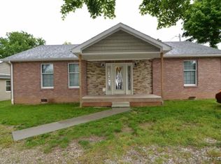 421 W Walnut St, Boonville, IN