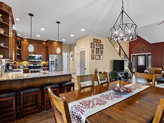 5th image of 3132 Bank Rd